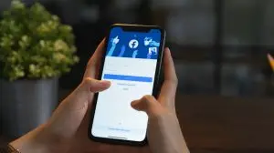 woman on facebook trying to find latest ai news