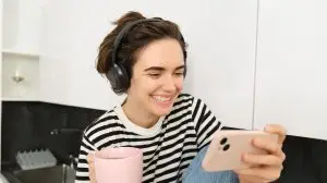 women laughing at a funny content trend