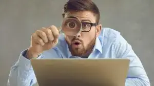 Portrait,Of,Funny,Handsome,Nerdy,Young,Business,Man,In,Glasses