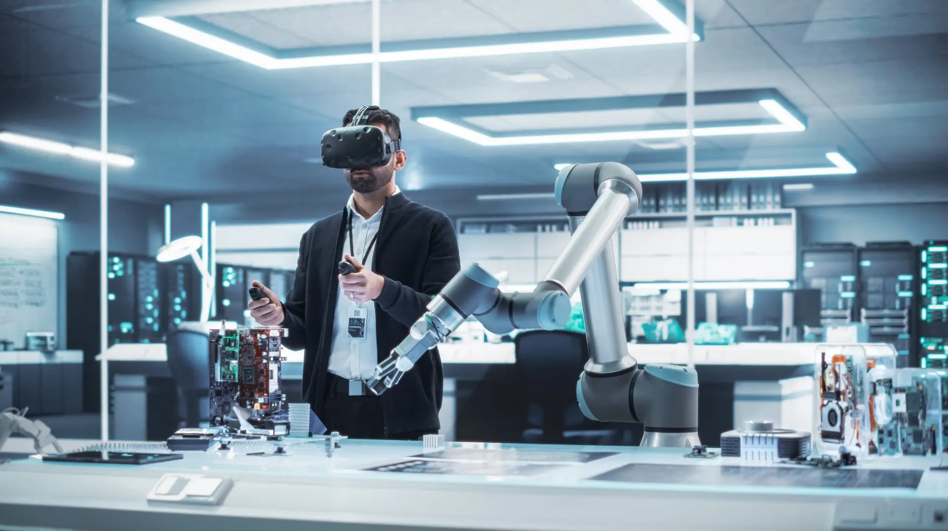 Robotics,Engineer,Operating,A,Futuristic,Robotic,Arm,,Using,A,Virtual