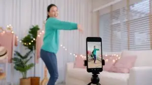 Asia,Vlogger,Woman,Influencer,Smile,Enjoy,Hobby,Happy,Fun,Live