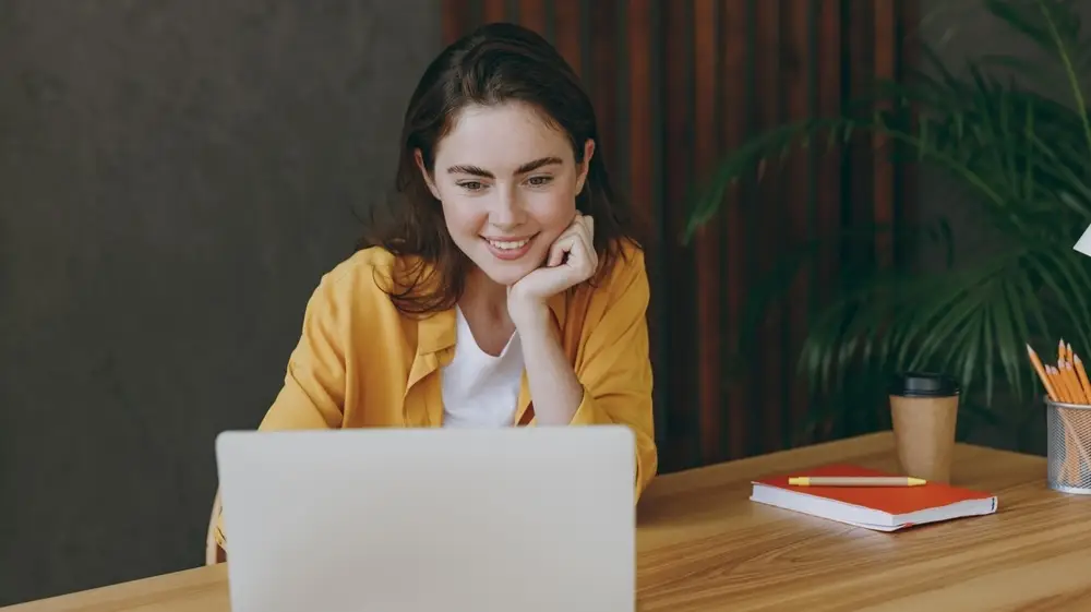 Young,Satisfied,Fun,Happy,Successful,Employee,Business,Woman,20s,She