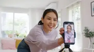 Asia,Vlogger,Woman,Influencer,Smile,Enjoy,Hobby,Happy,Fun,Live