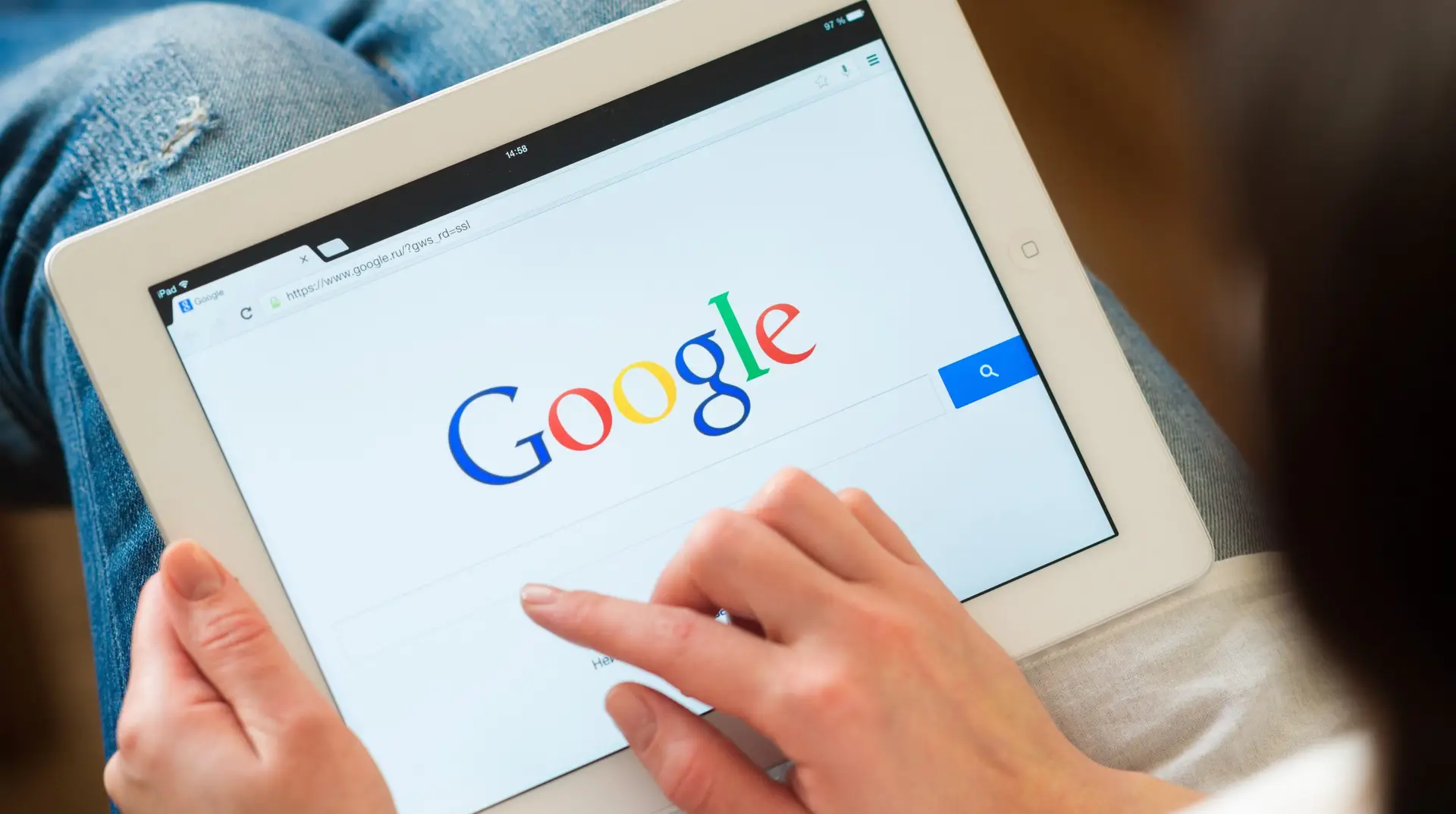 Samara,,Russia,-,January,08,,2015:,A,Google,Search,Home