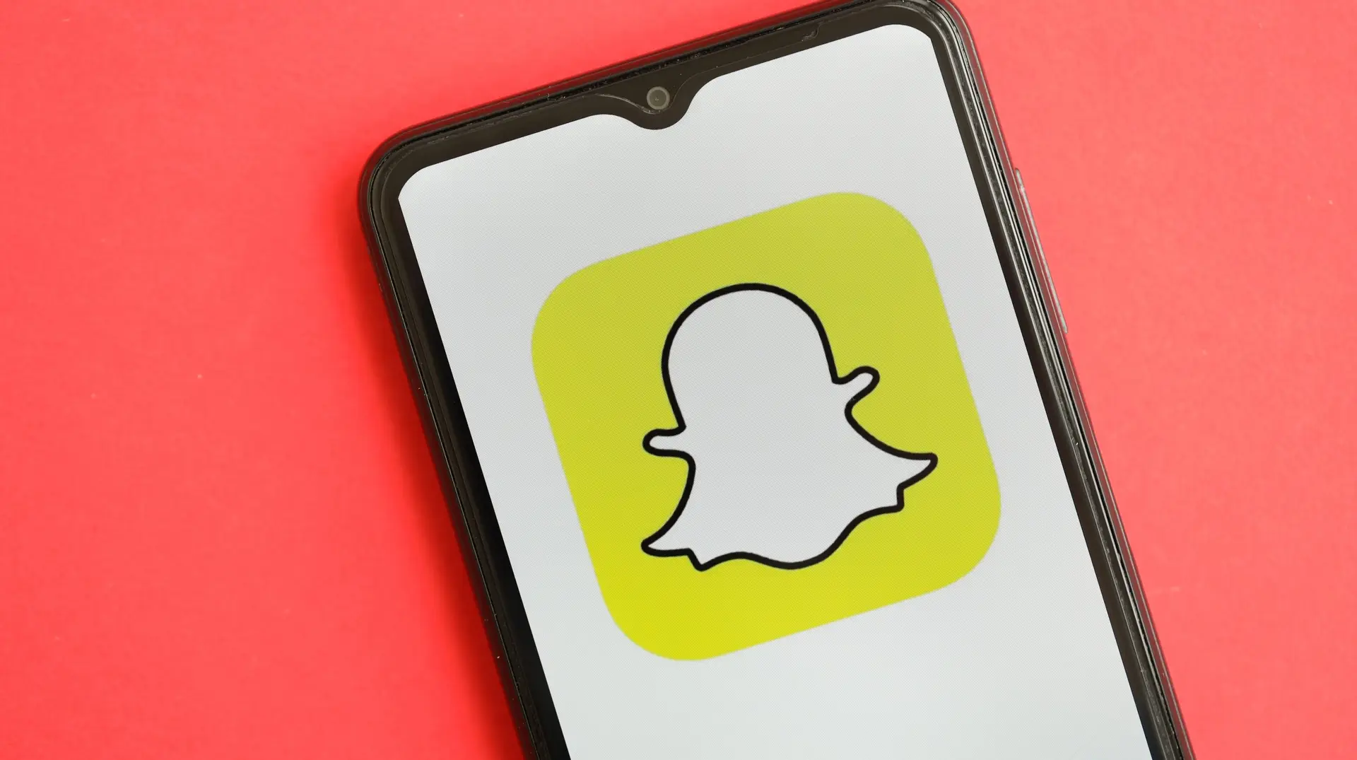 Kyiv,,Ukraine,-,April,1,,2024,Snapchat,Icon,On,Smartphone