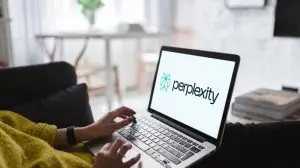 Madrid,,Spain;,05,28,2025,Woman,Browsing,Perplexity,Ai,,An