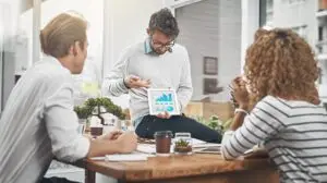 social media marketing team discussing trends