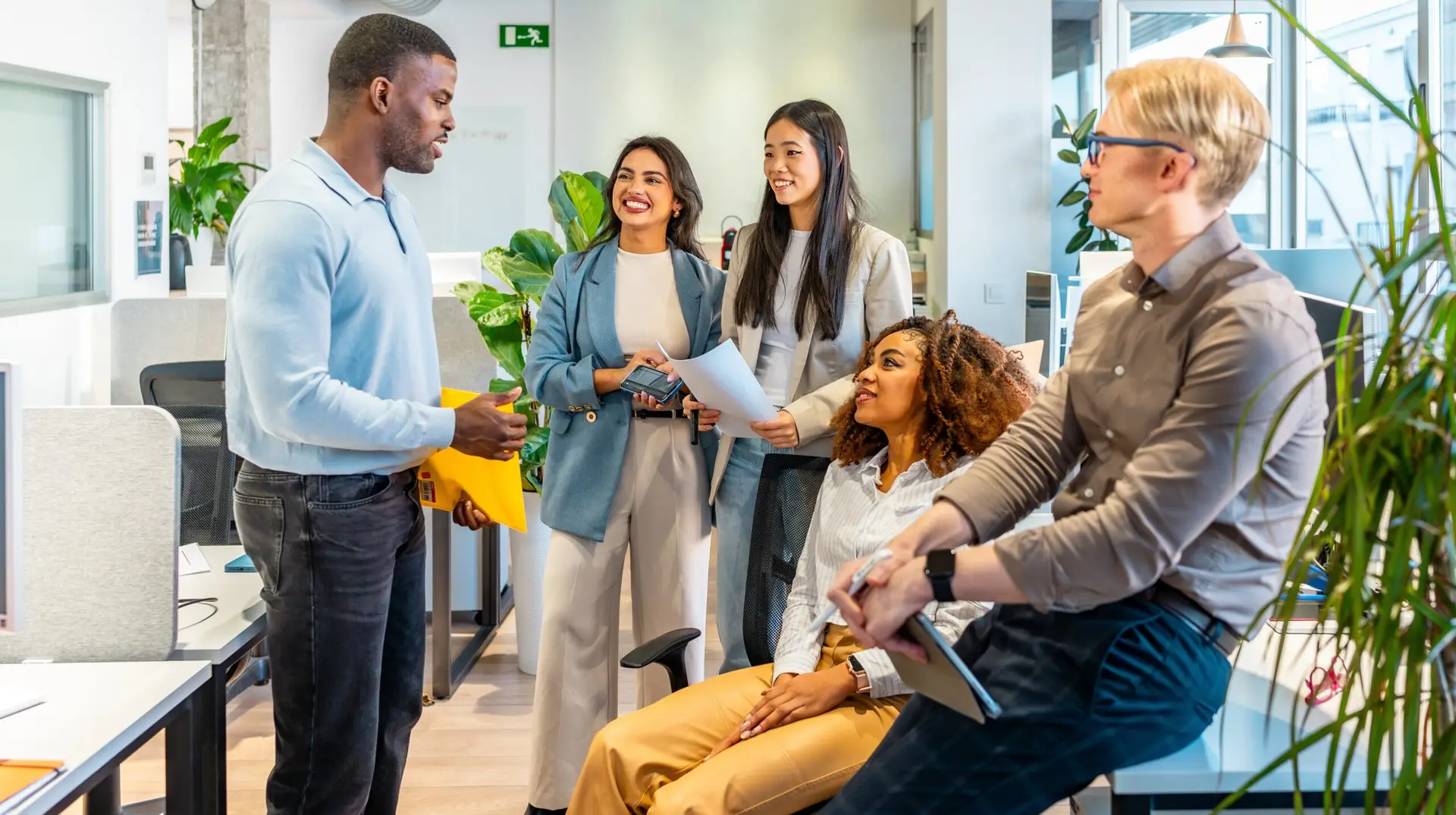 team of marketers discussing viral trends